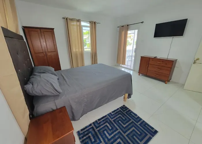 Ingrid Palace * Montego Bay